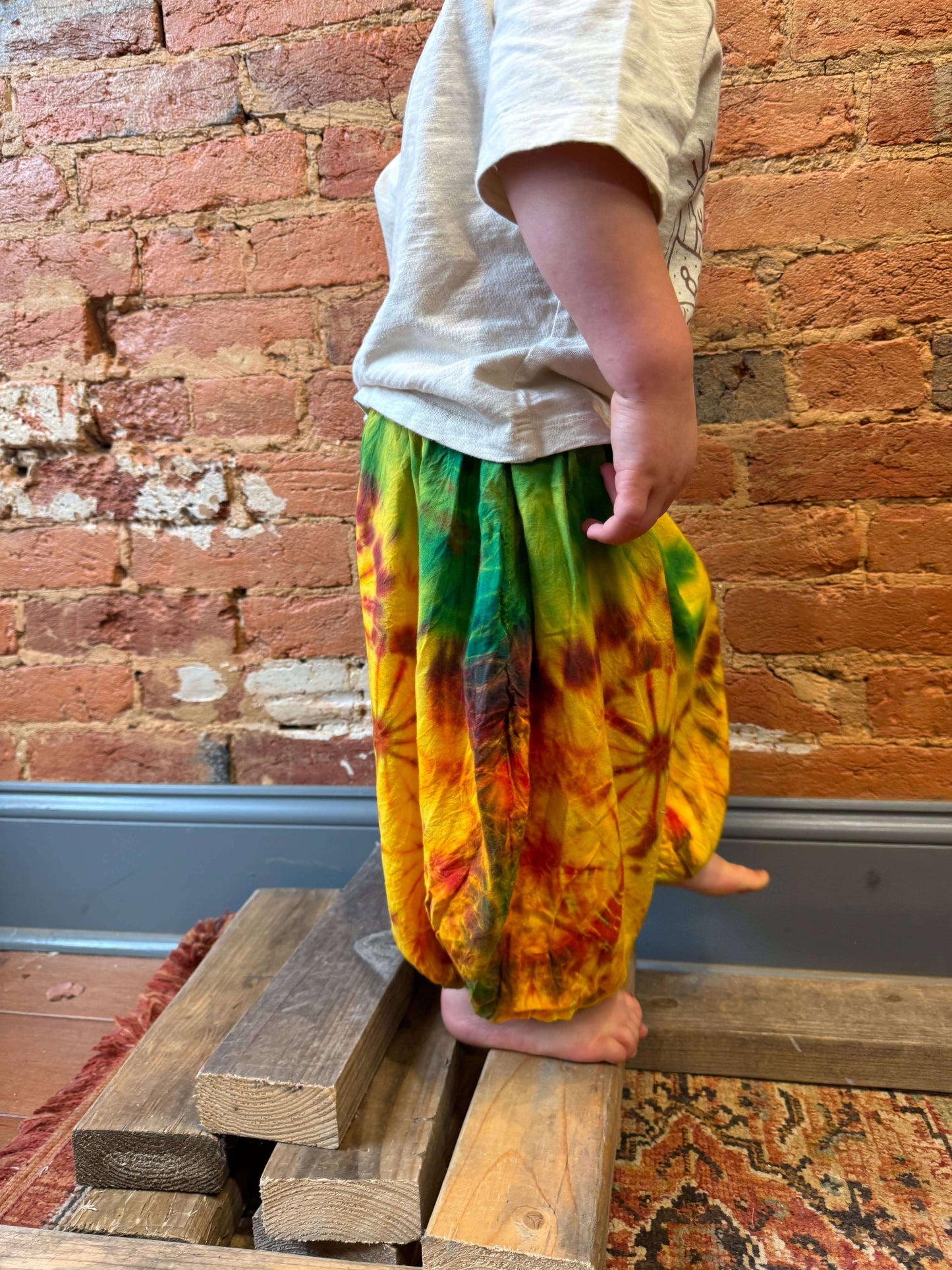 Lil hippie pants for kids close up waistband detail