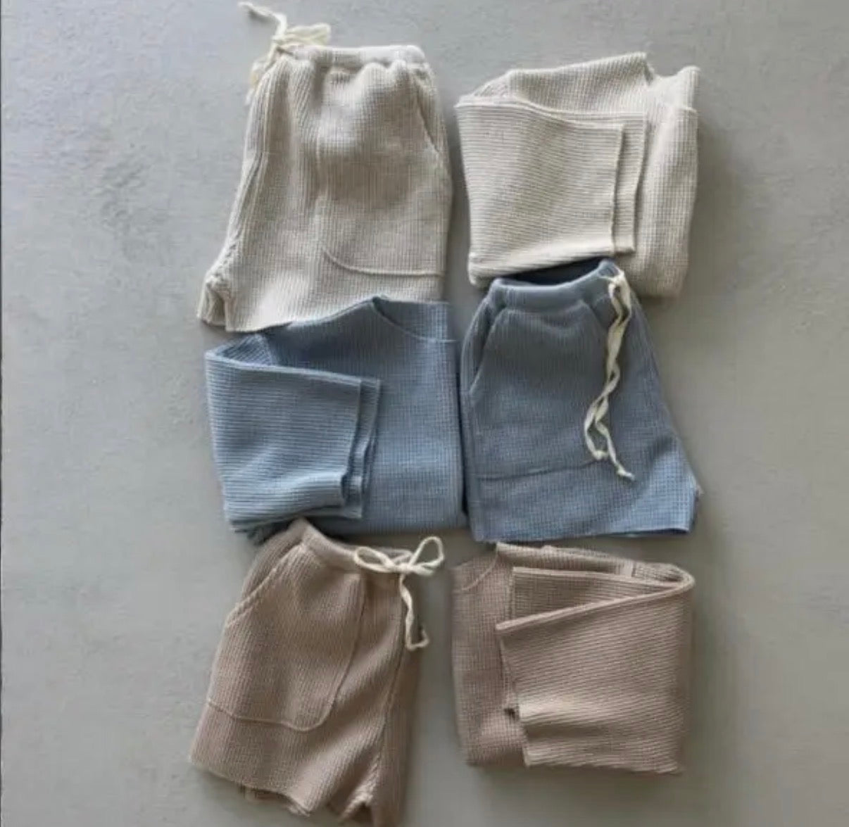 Kids waffle pique top and shorts set side view detail