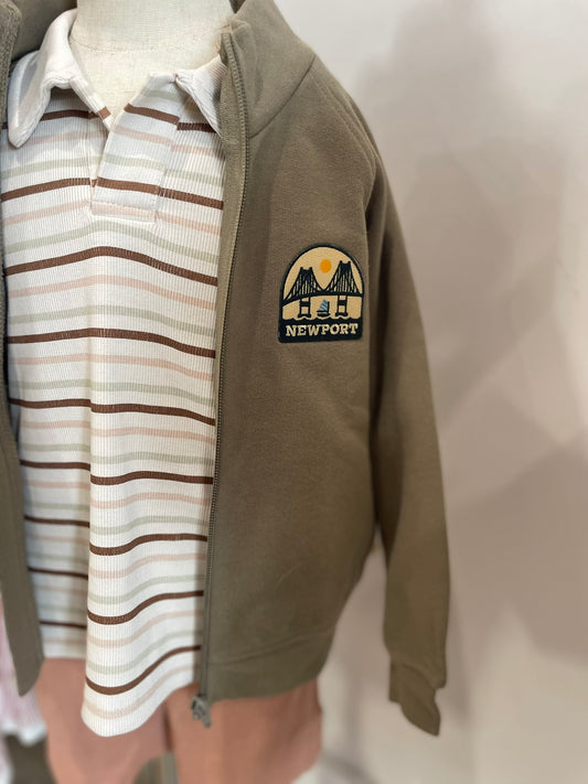 Sunwray patch organic sweatshirt in olive for kids worn lifestyle view