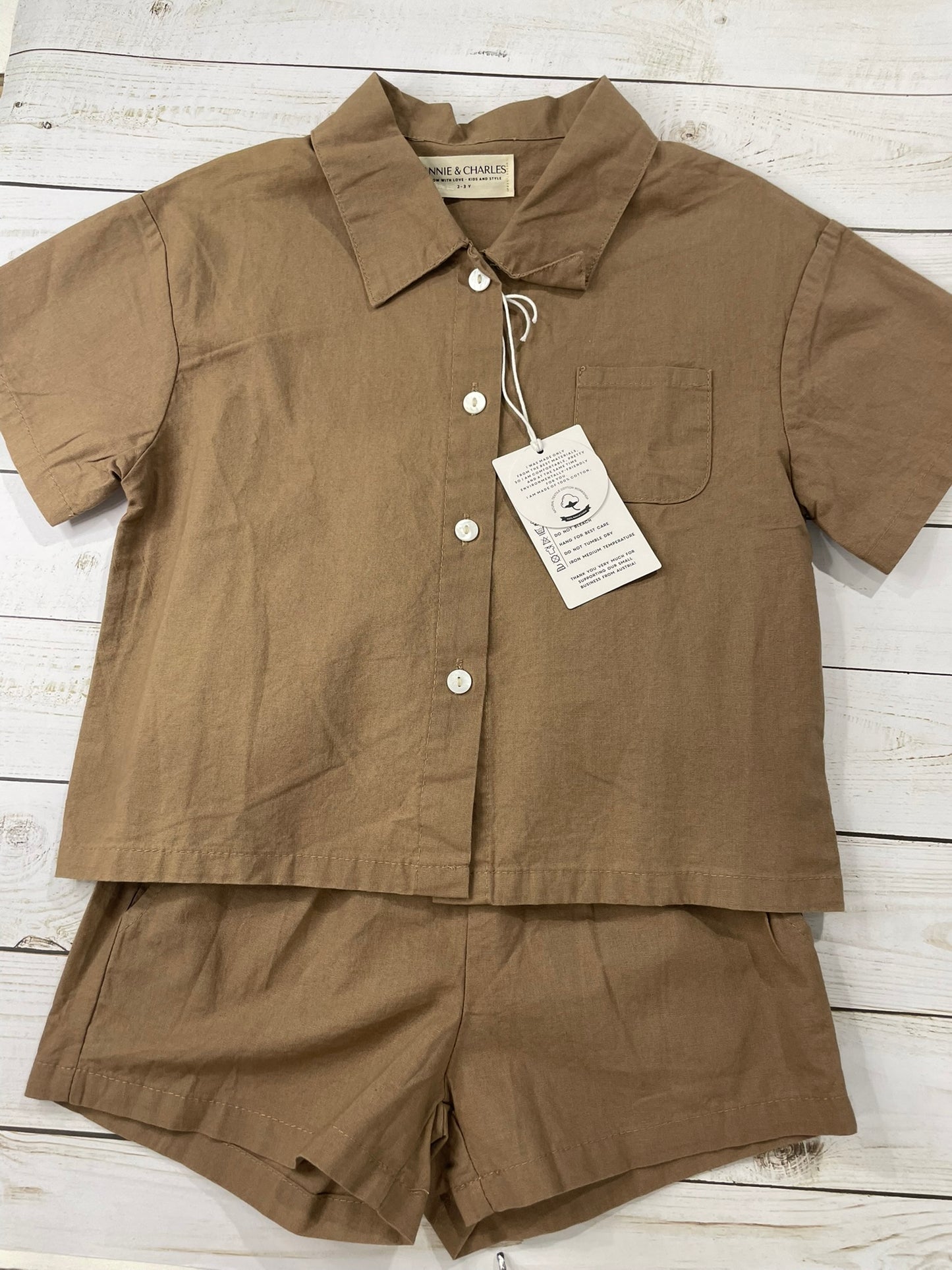 Summer walk set for kids shorts detail view