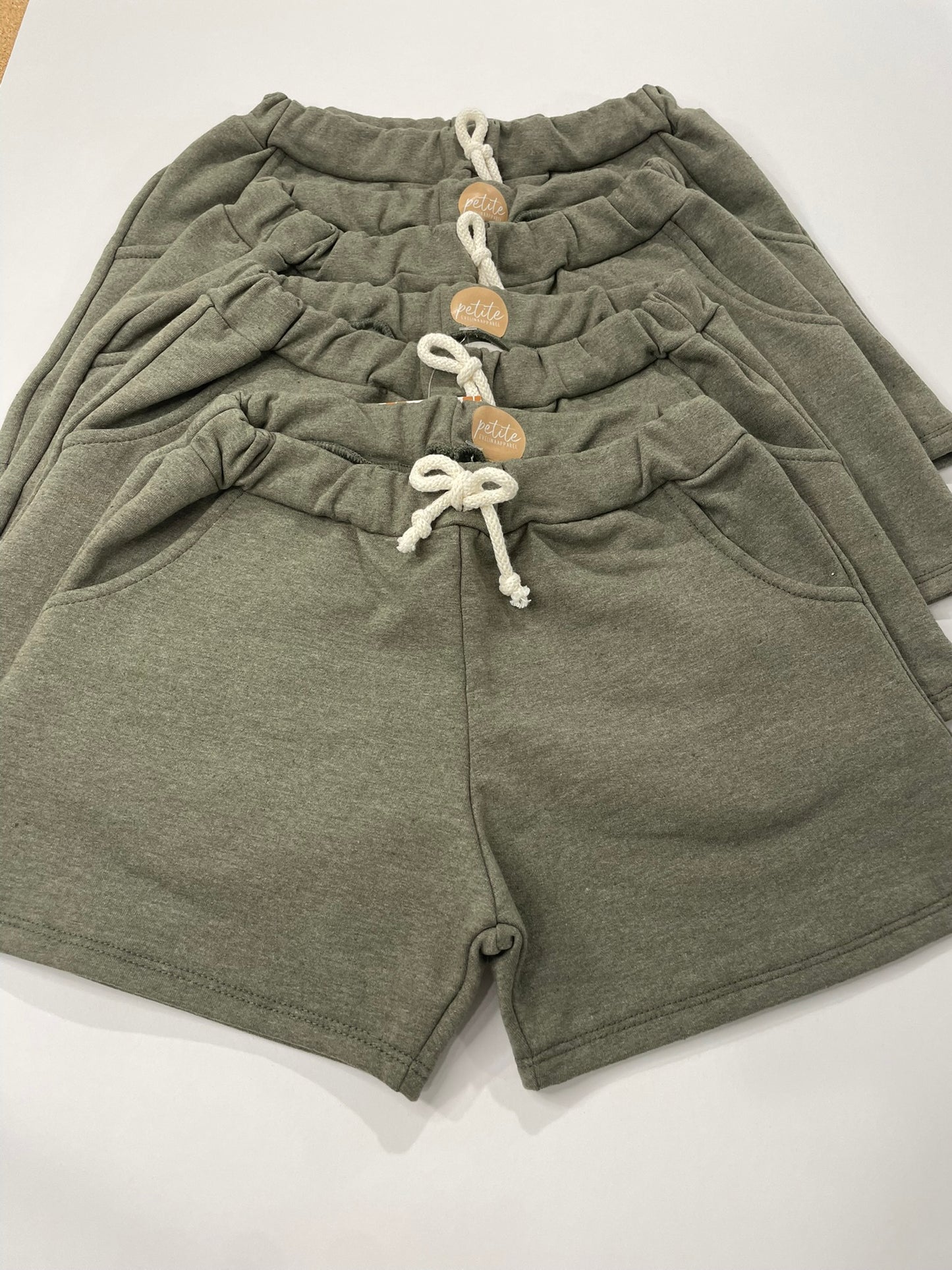 Kids recycled cotton shorts side view detail