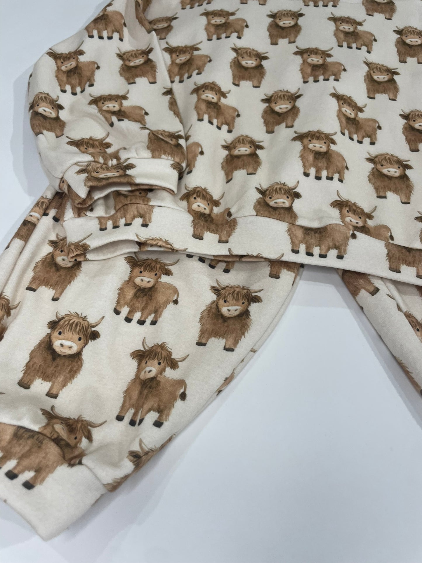 Mini Highland sweatsuit for kids detail view