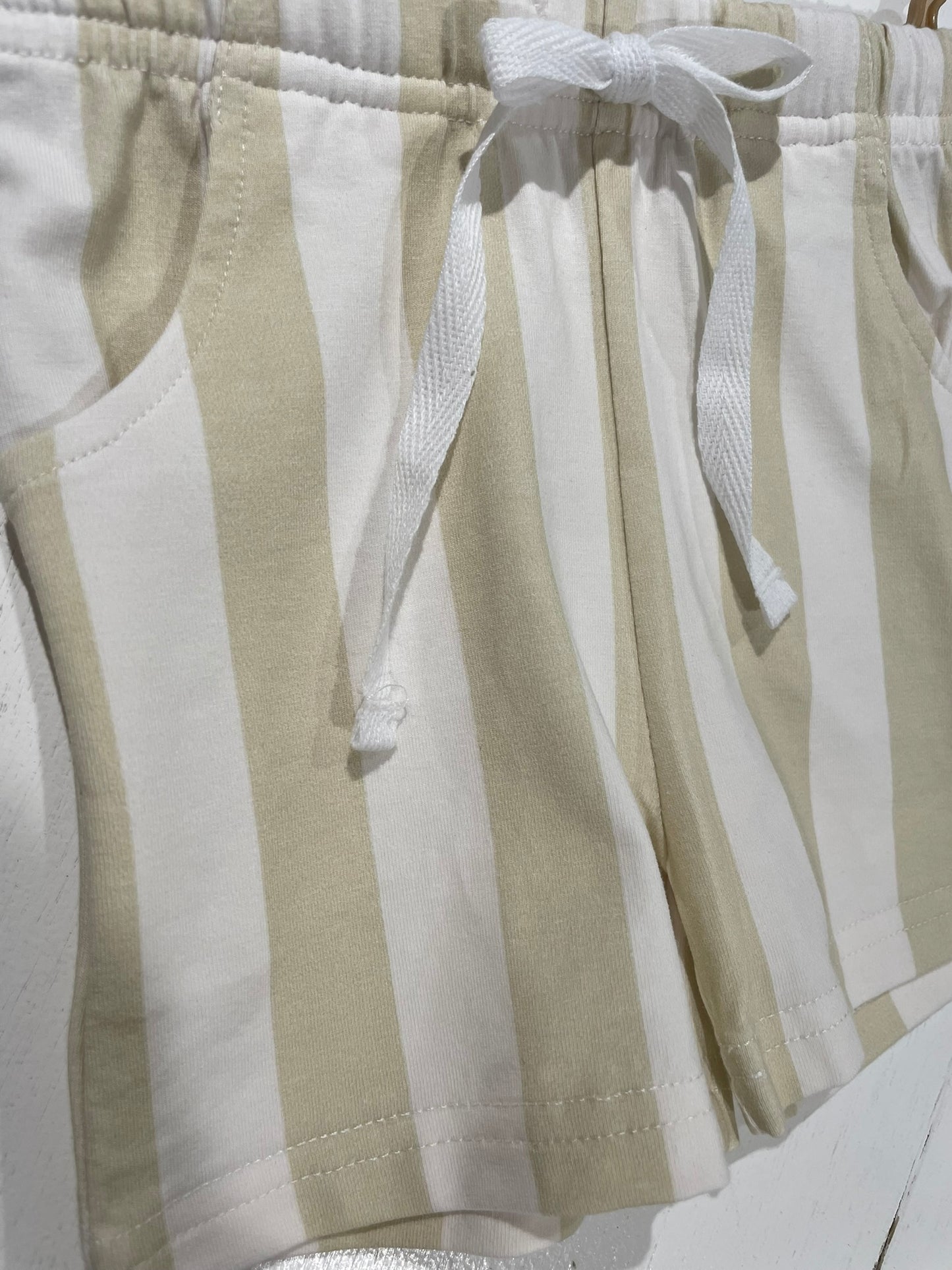 Beach Lines set in tan worn full outfit view