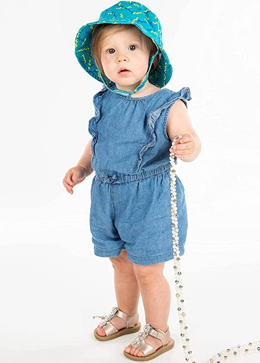 Squiggle bucket hat for kids side view detail